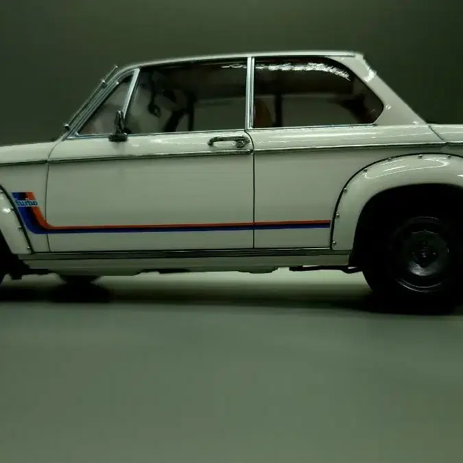 프라모델 1/24 BMW2002  TURBO 도색 완성작