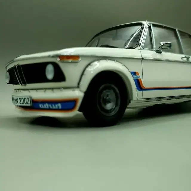 프라모델 1/24 BMW2002  TURBO 도색 완성작