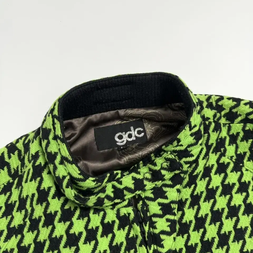 gdc neon houndtooth jacquard blouson