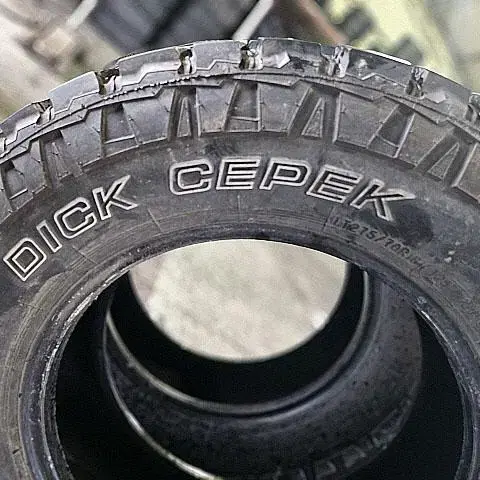 DICK CEPEK타이어. 275 70 18 2짝.2757018.