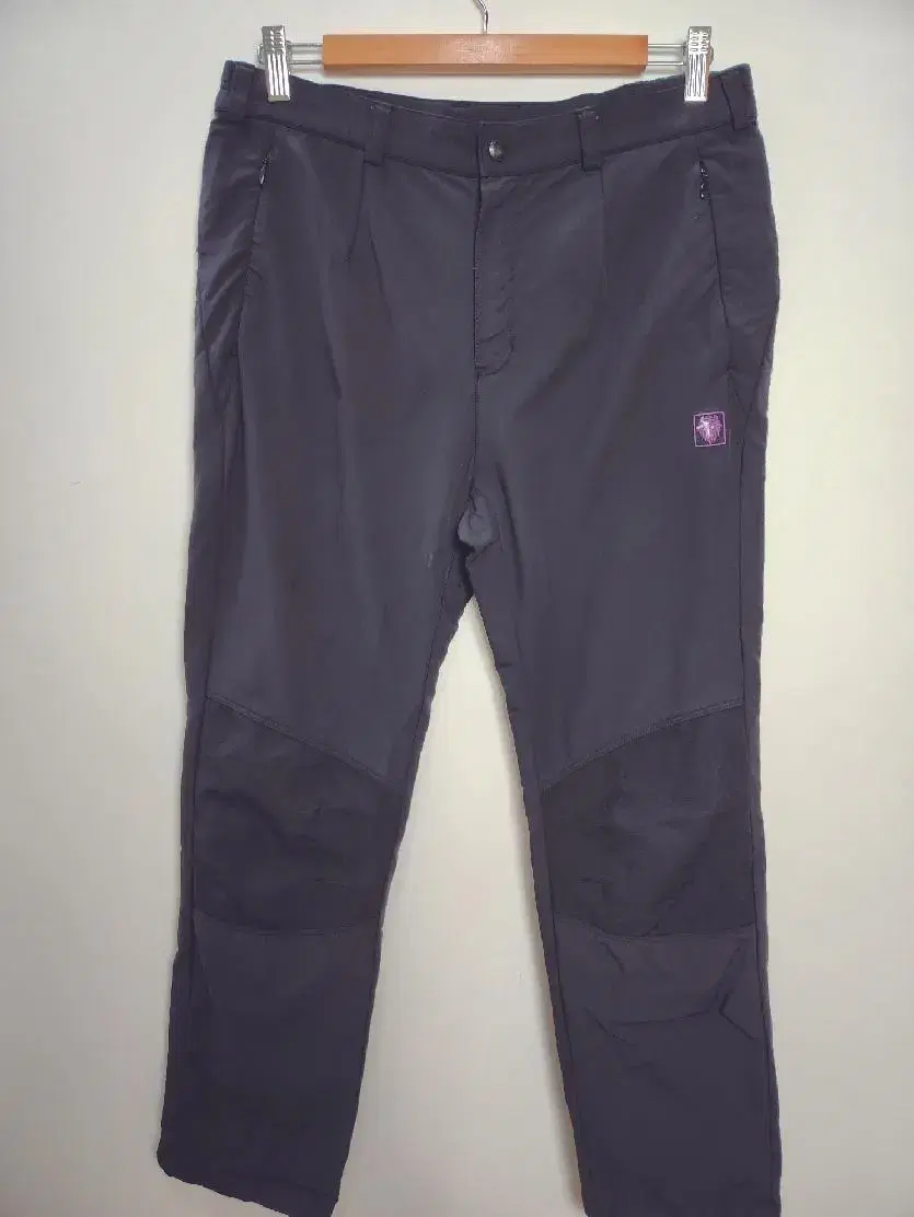 블랙야크(BLACK YAK) 블랙 기능성 팬츠