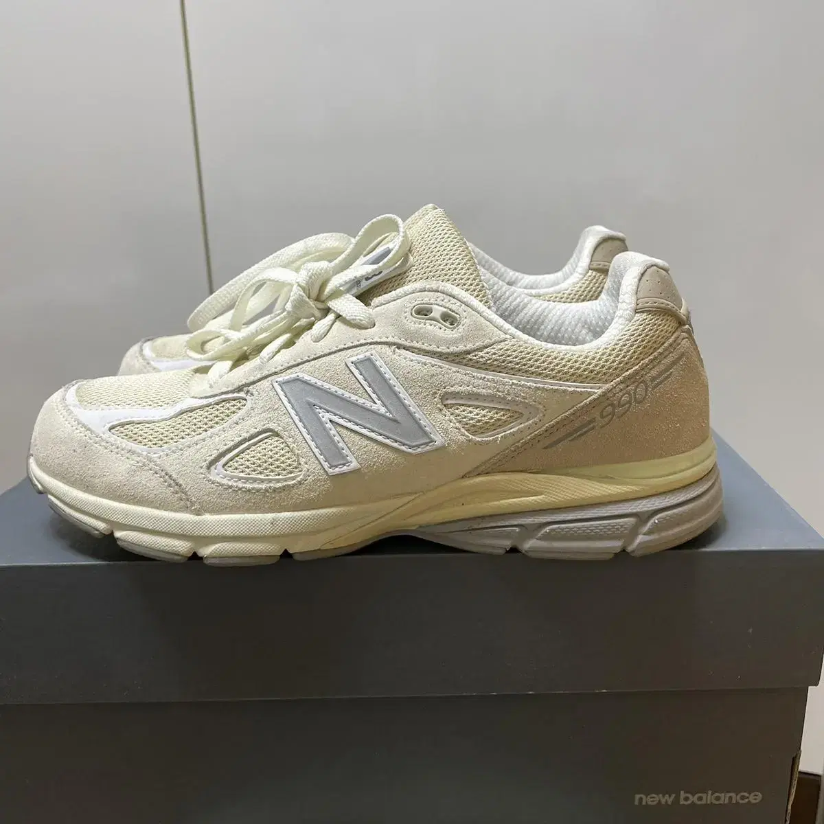 뉴발란스990 V4 로우캐슈