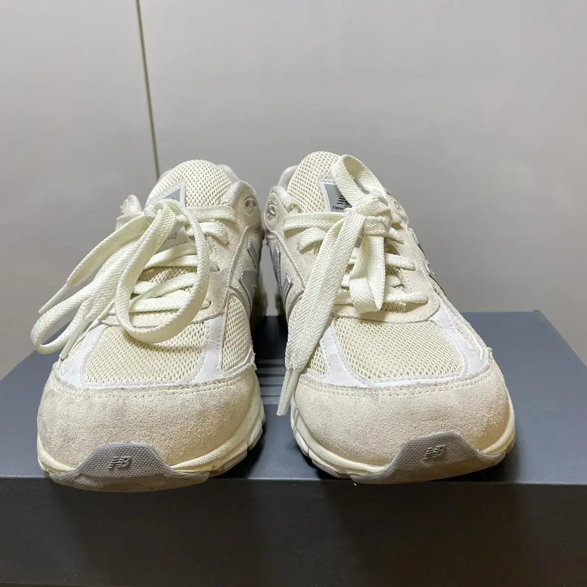 뉴발란스990 V4 로우캐슈