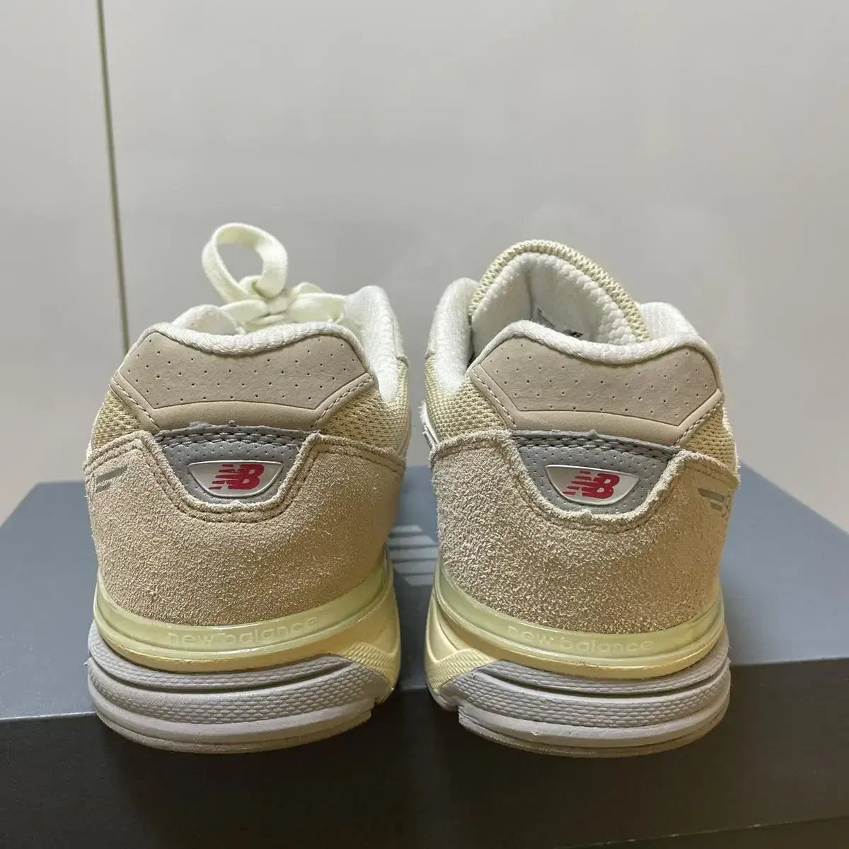 뉴발란스990 V4 로우캐슈