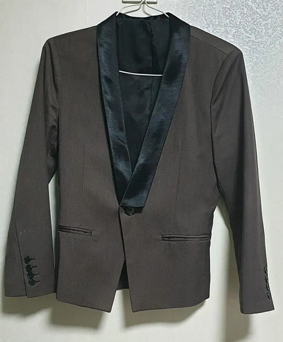 Color Tuxedo (90-95)