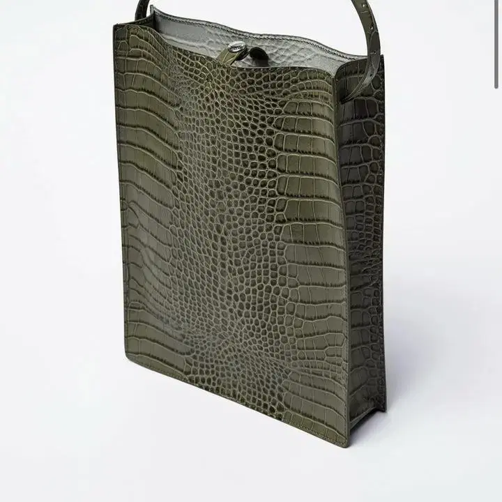 아워레가시 sub tote bag olive