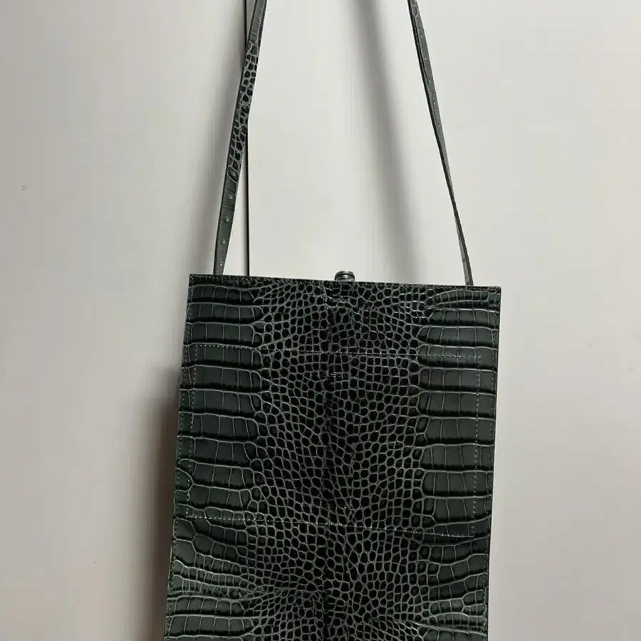 아워레가시 sub tote bag olive