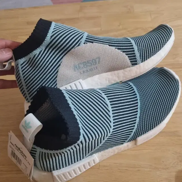 270사이즈 아디다스 Adidas 세금포함 정품 NEW NMD_CS1 P