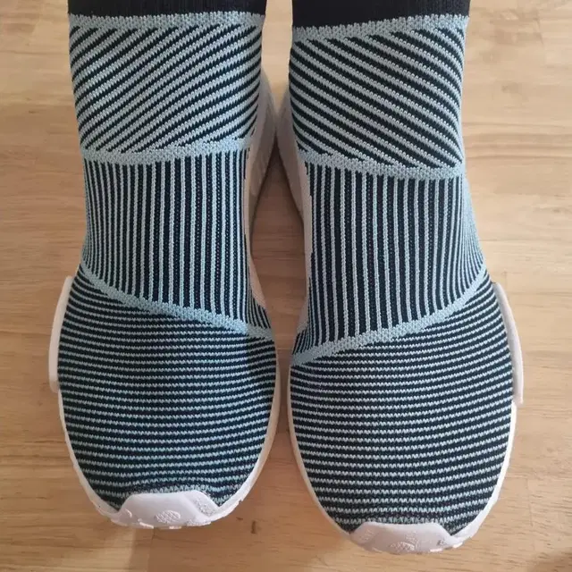 270사이즈 아디다스 Adidas 세금포함 정품 NEW NMD_CS1 P