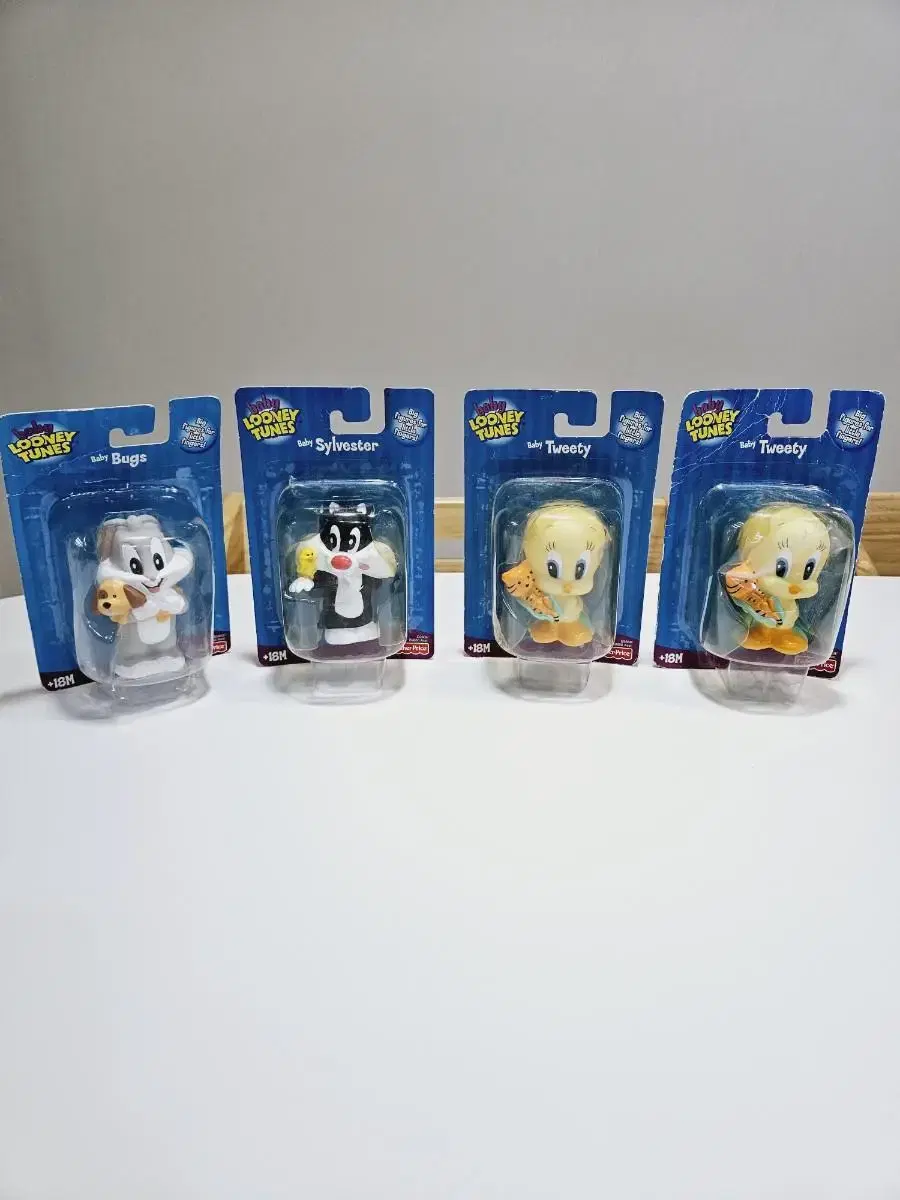 Looney Tunes Tweety Bugs Bunny Sylvester Figure