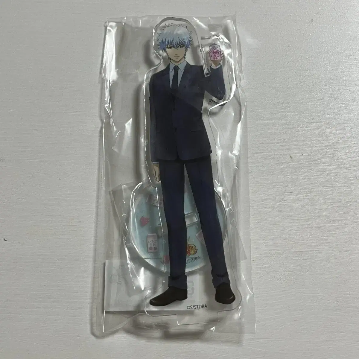 Unsealed) Gintoki Gintoki Strawberry U Suit Acrylic