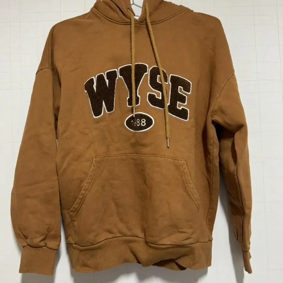 WYSE 후드티