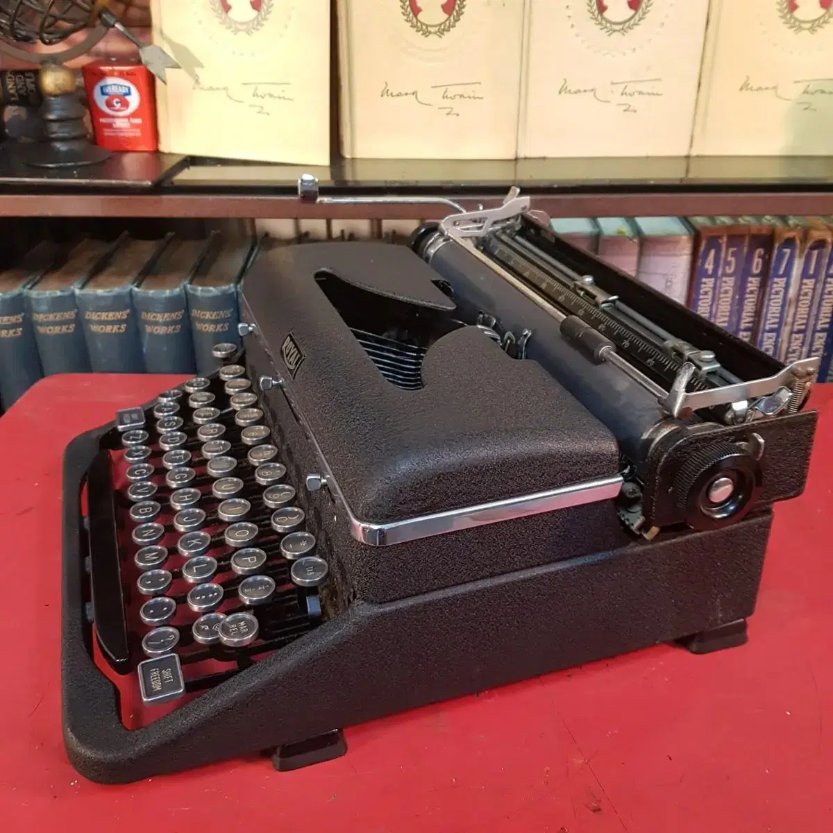 Royal  typewriter