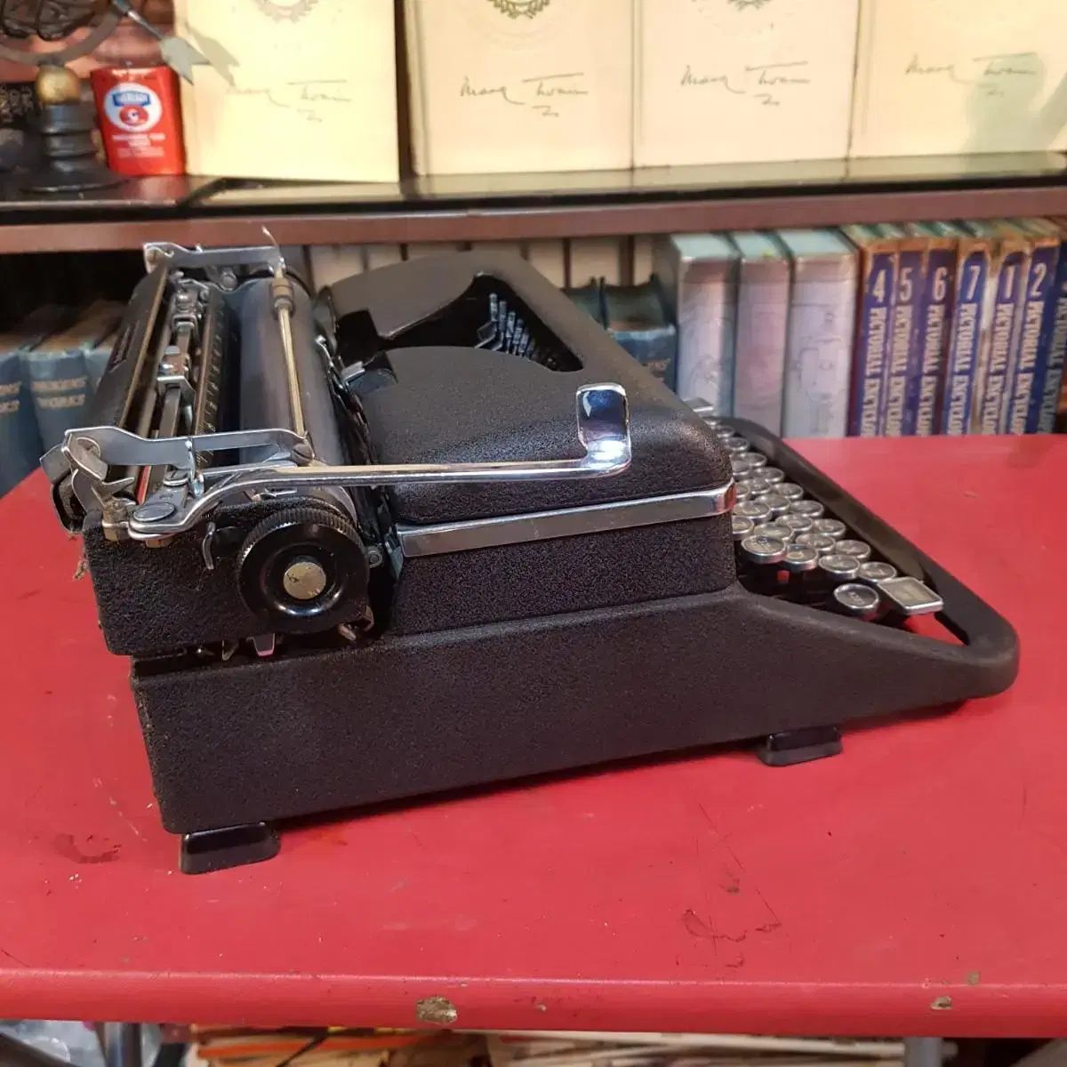 Royal  typewriter