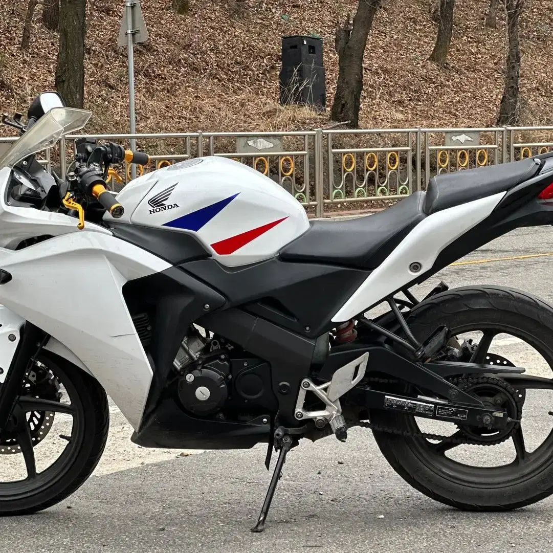 CBR125 2013년형 2만키로 좋은차량 판매합니다