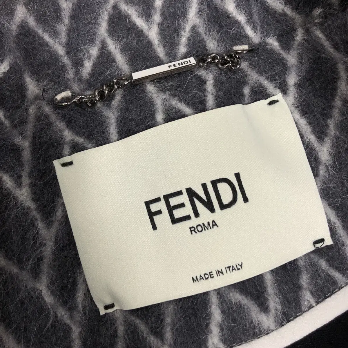 [ FENDI ] 펜디 로고 벨티드 밍크퍼 코트