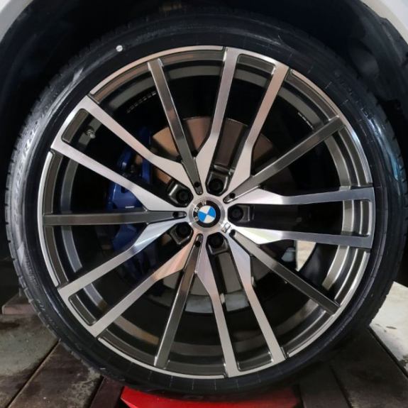 22인치 pcd 112 bmw g바디 742m 디자인 건메탈 신품 휠