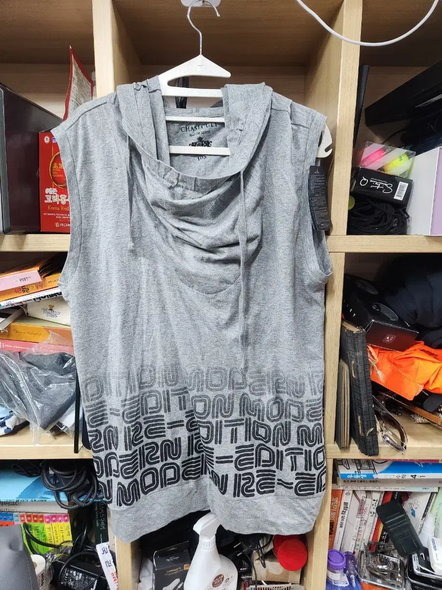 New gray top, size 105.  n.115