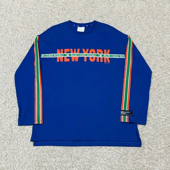 L)MLB M.L.B. New York Long Sleeve T-Shirt