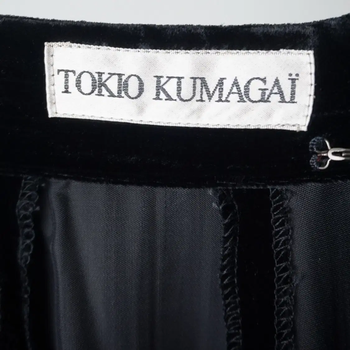 TOKIO KUMAGAI rayon velvet skirt 벨벳스커트