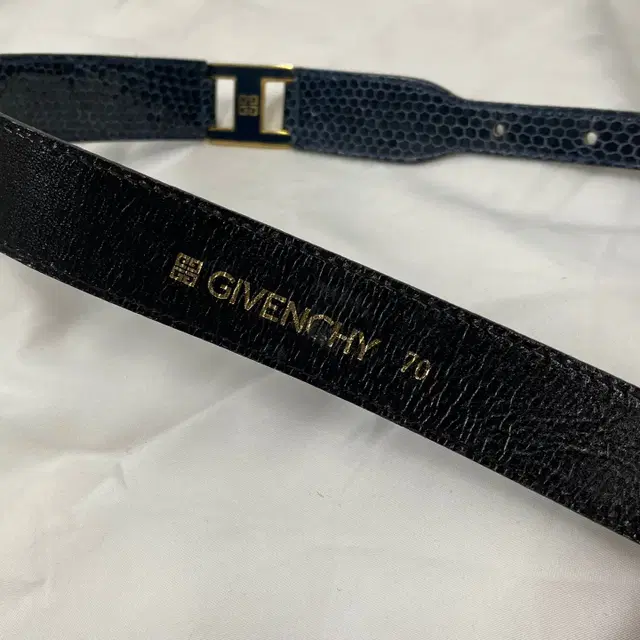 빈티지 GIVENCHY 골드 로고 디테일 레더 벨트