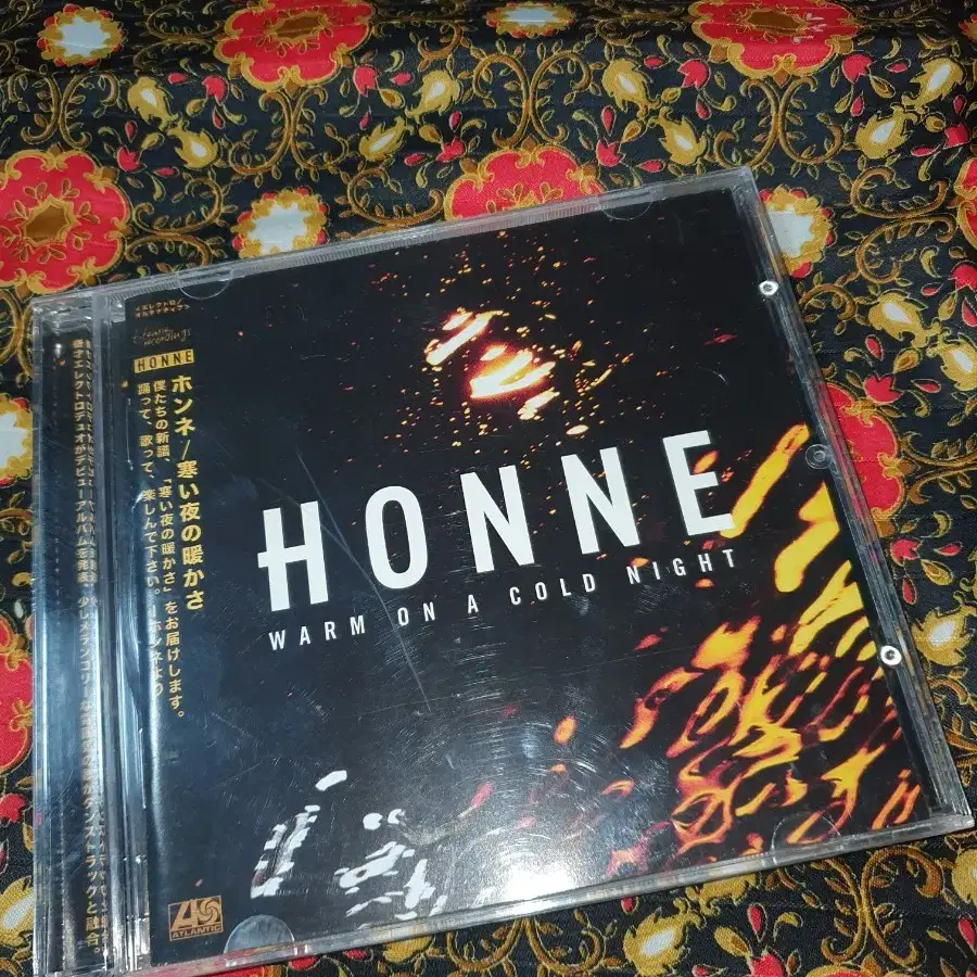 혼네 HONNE WARM ON A COLD NIGHT,라이센스