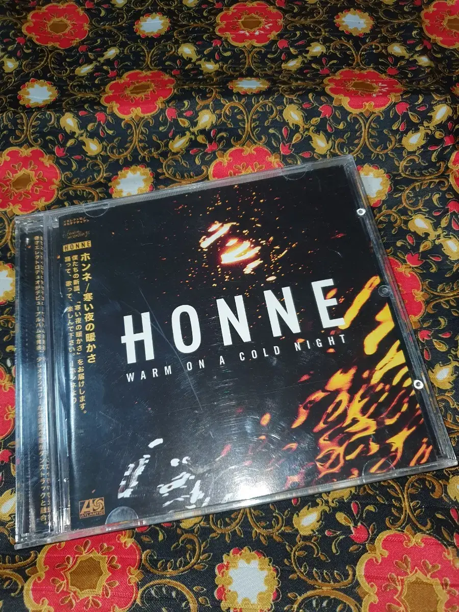 혼네 HONNE WARM ON A COLD NIGHT,라이센스