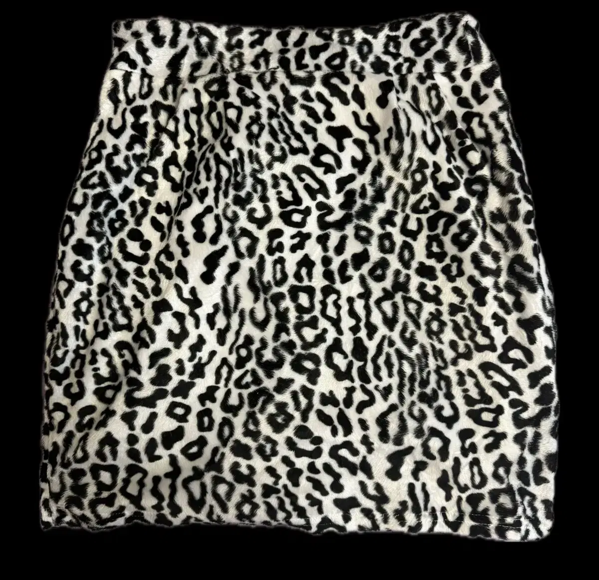 Leopard print mini skirt