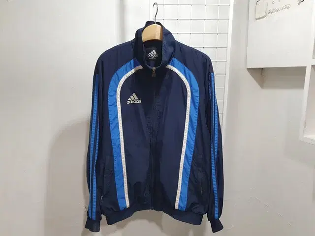 adidas Windbreaker (MAN L-100) #82W