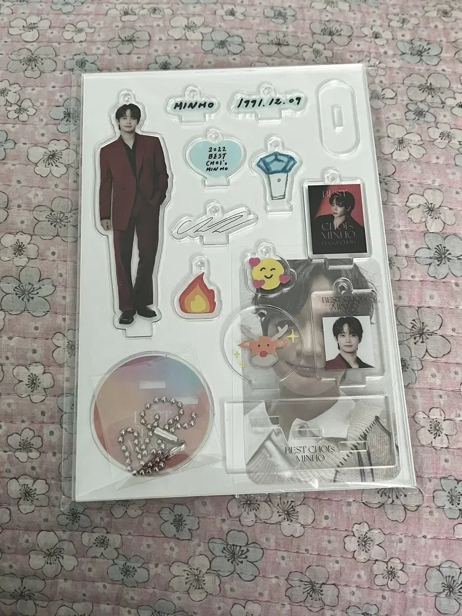 Shinee minho Becho Acrylic Stand + Photocard