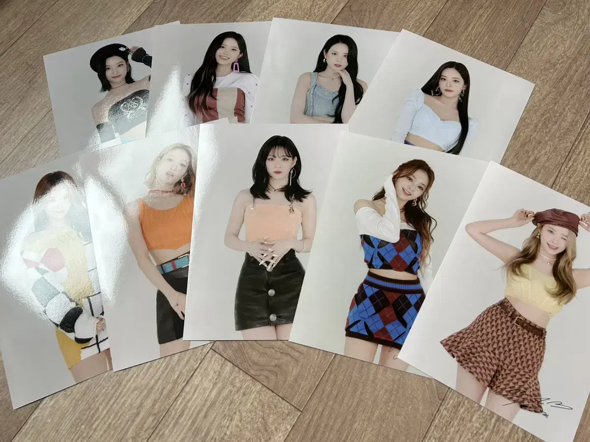 Fromis 9 fanmeeting miniposter