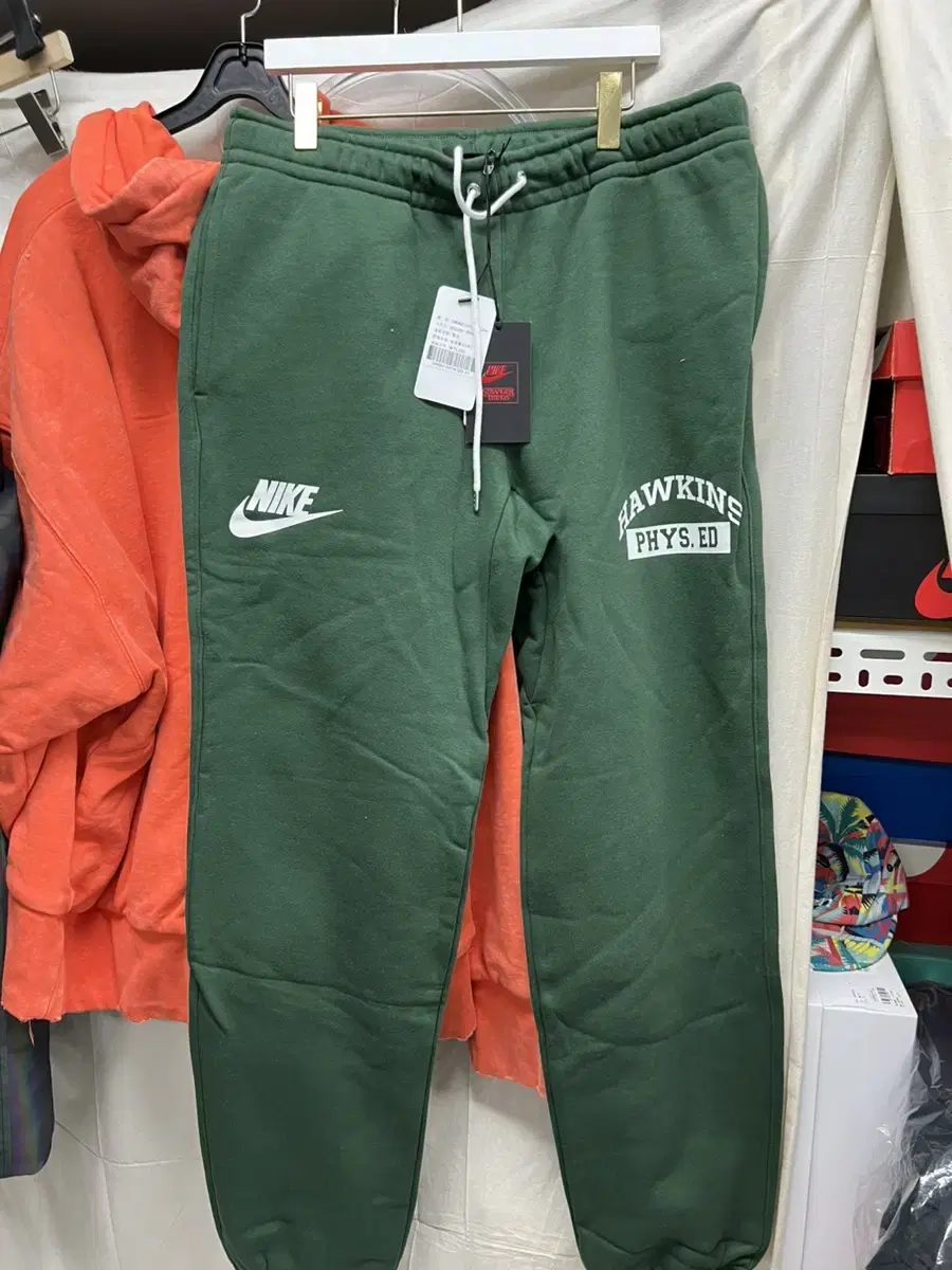 Nike Freaky Sweatpants Green