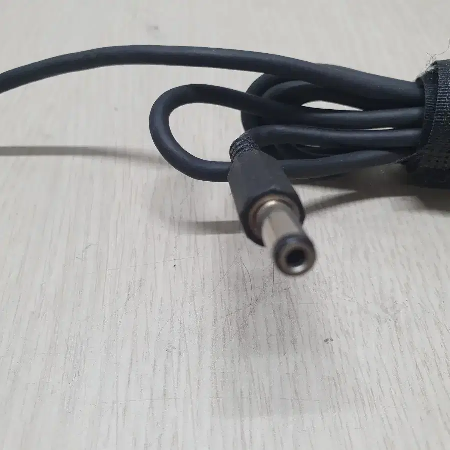 TOSHIBA AC ADAPTER 15V 8A