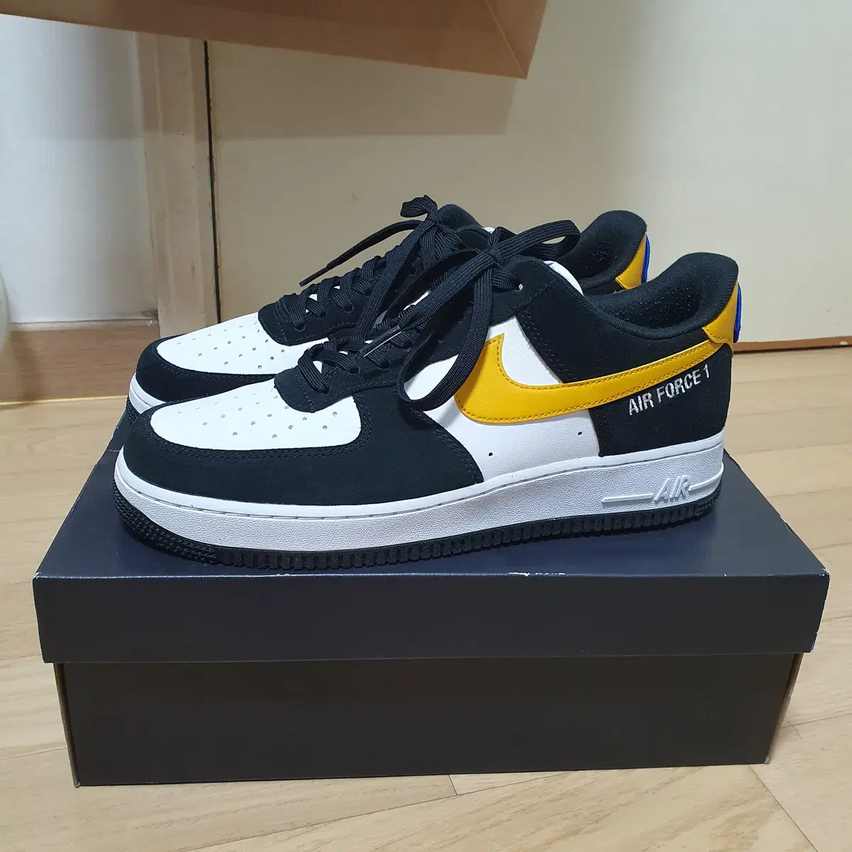 [275] Nike Air Force 1 '07 Athletic Club Black Dark Sulphur