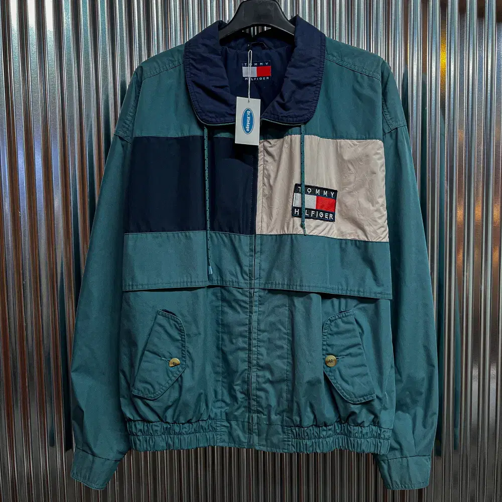 Tommy Hilfiger Old School Windbreaker Jacket (2XL in Korea) T279