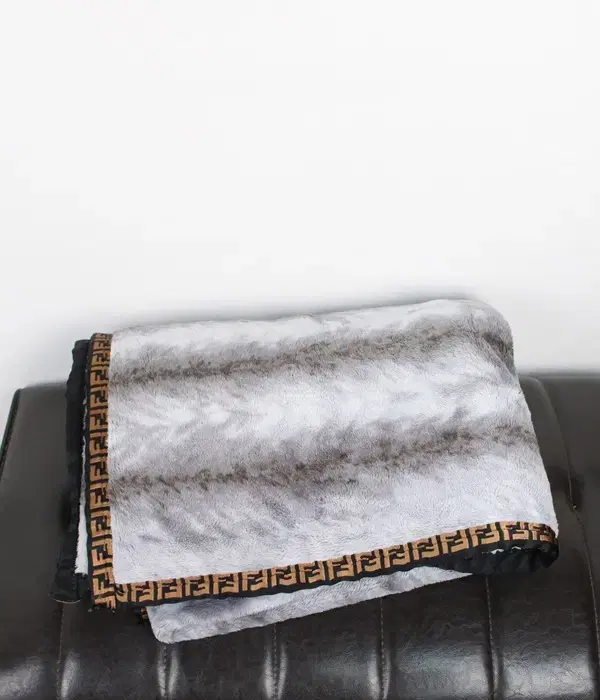 FENDI 210x140 이불 블랭킷