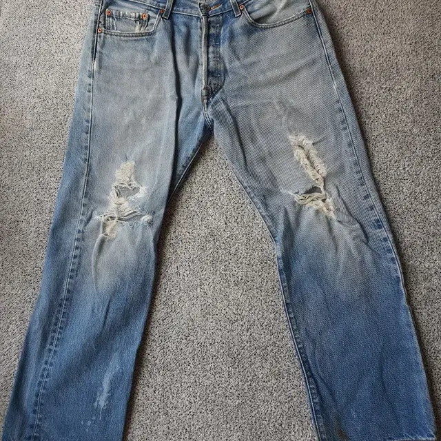 90's Levi's 501XX 35/31