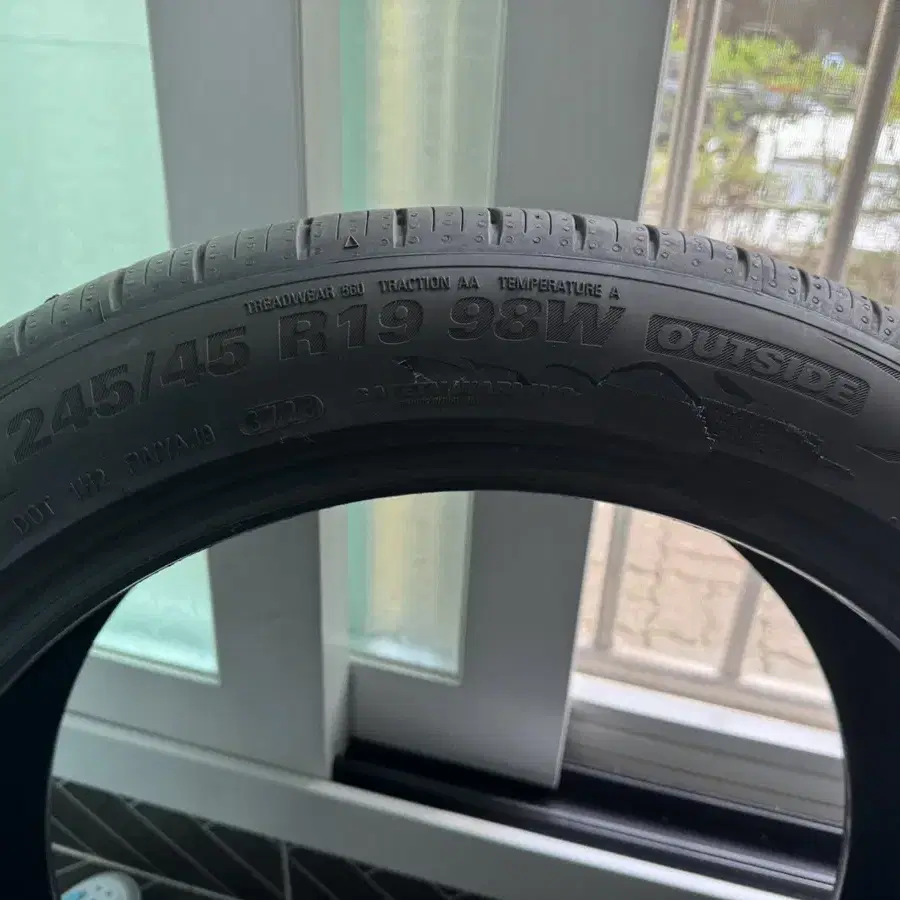 금호 마제스티9 245/45 R19 W98.  흡음재