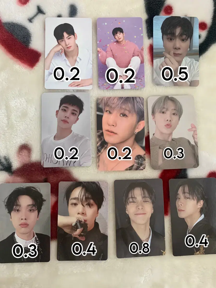 Astro photocard sell does (price in the picture!!)