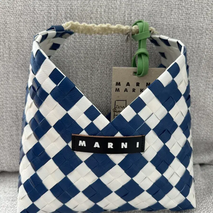 [해외배송] Marni 마르니 마켓 우븐백 블루&화이트