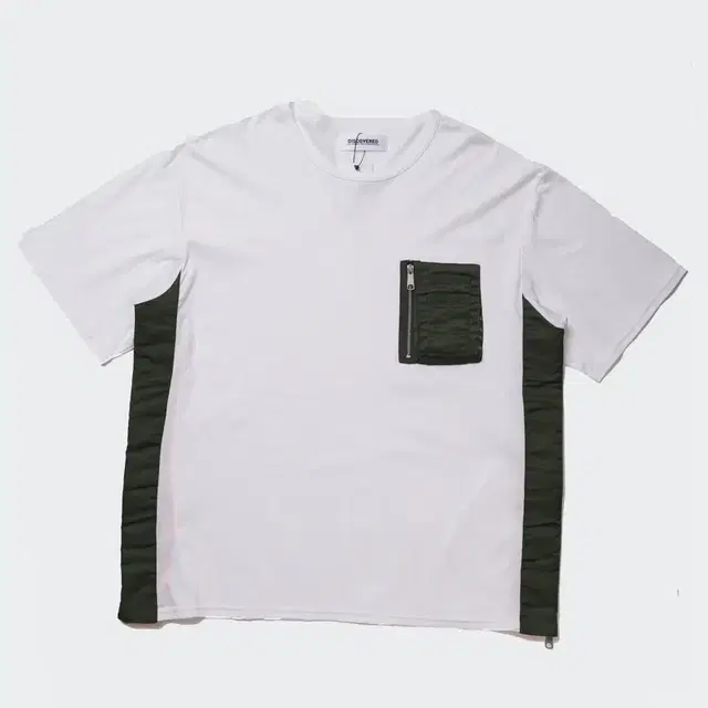 Discovered Pocket Side Zip T-shirt