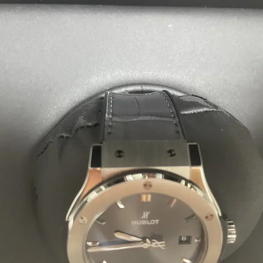 위블로 hublot 클래식퓨전 티타늄 레이싱그레이 42mm 팝니다