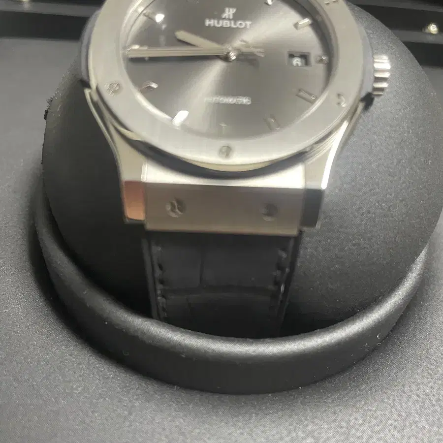 위블로 hublot 클래식퓨전 티타늄 레이싱그레이 42mm 팝니다