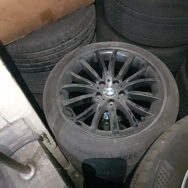 18인치 정품 bmw f10 럭셔리 순정 블랙 중고휠타이어 한대분