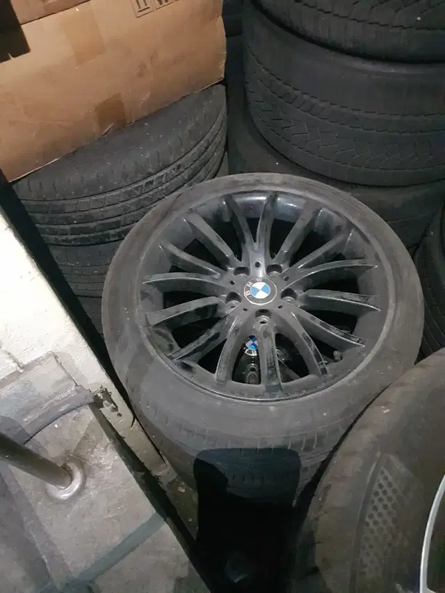 18인치 정품 bmw f10 럭셔리 순정 블랙 중고휠타이어 한대분