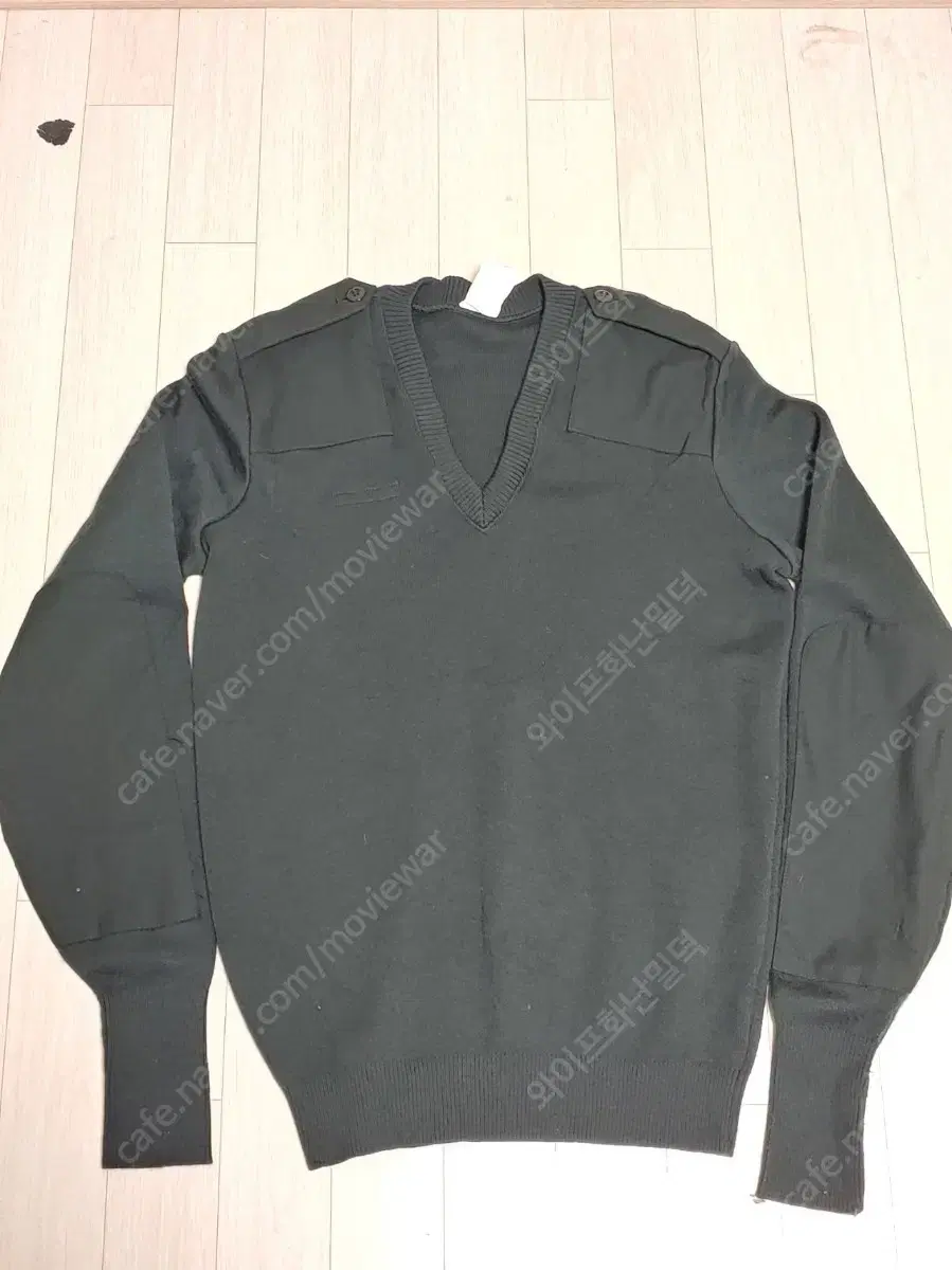 Shiver - Canadian Forces Issue Black Sweater L (sizes 105-110) Min.