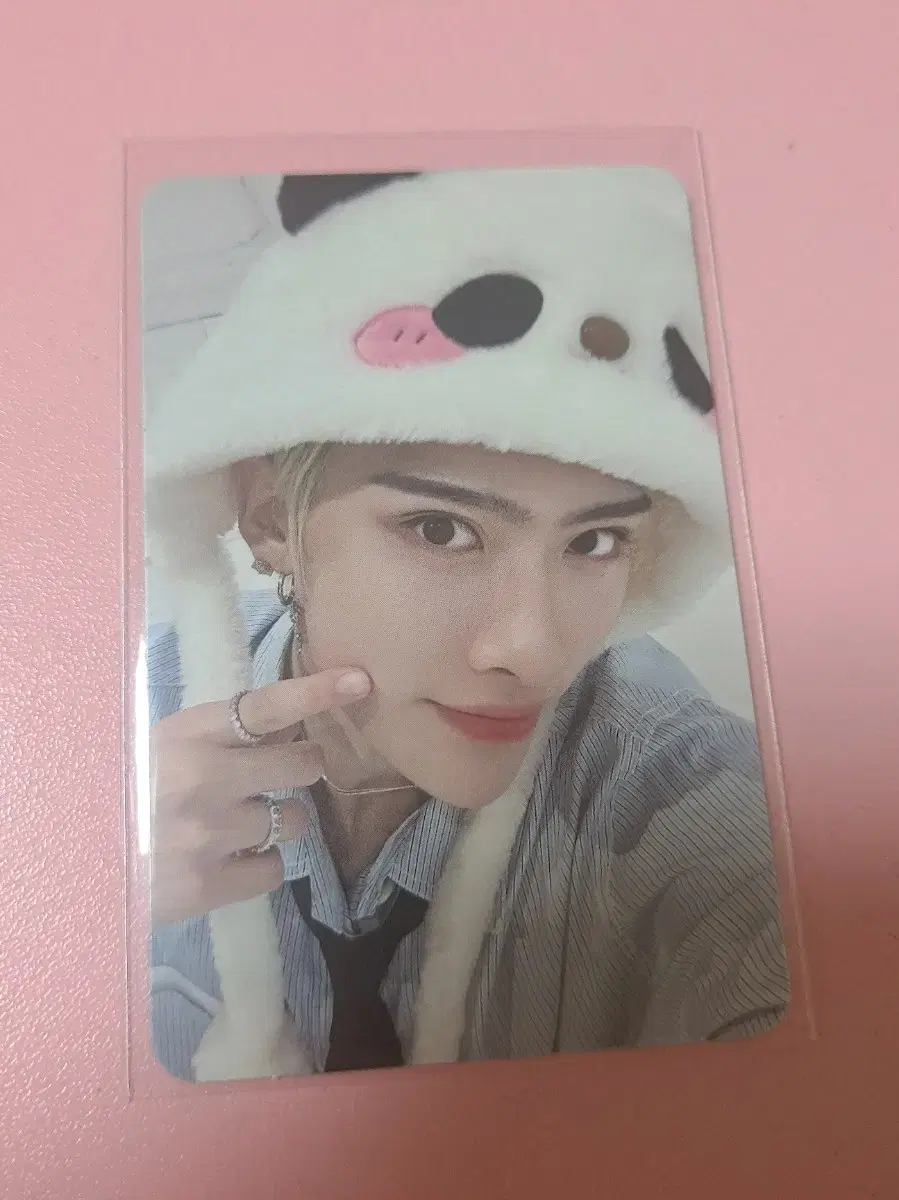 zerobaseone ricky makestar panda photocard wts!