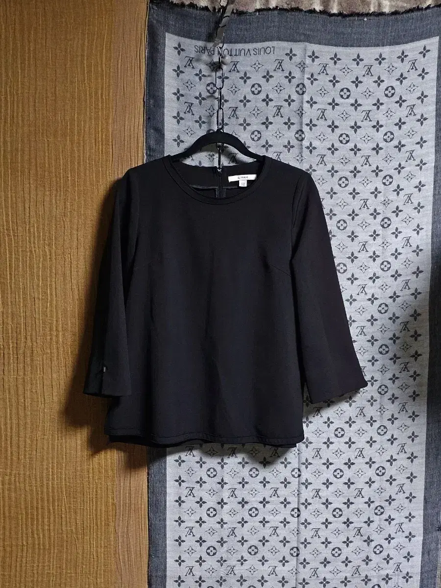 66 Jeong Wan Son Blouse