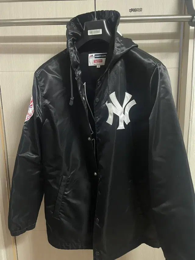 Supreme Yankees Satin Hooded Jacket