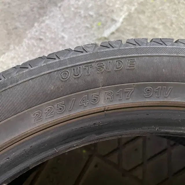 요코하마(225/45R17)